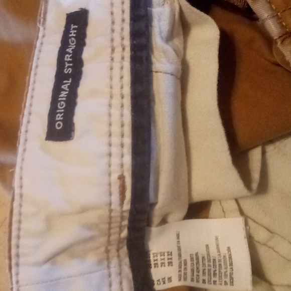 American Eagle khakis 28x32 - Picture 8 of 9